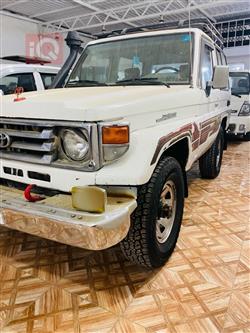 تويوتا لاند كروزر 70 بيك اب